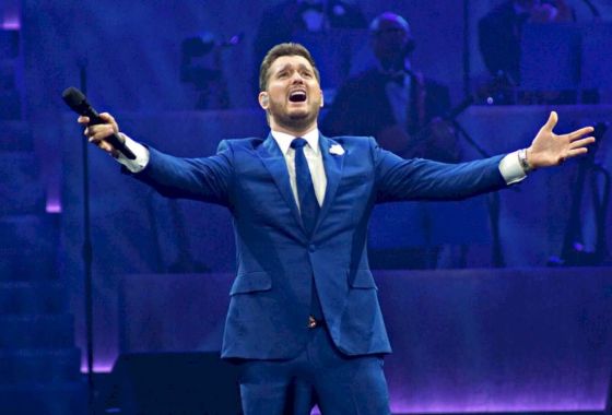 <a href="https://nos.ie" class="credit-nos" target="_blank" rel="noopener noreferrer"></a> ‘An Cailín Álainn’ ag ceolchoirm Michael Bublé i mBéal Feirste