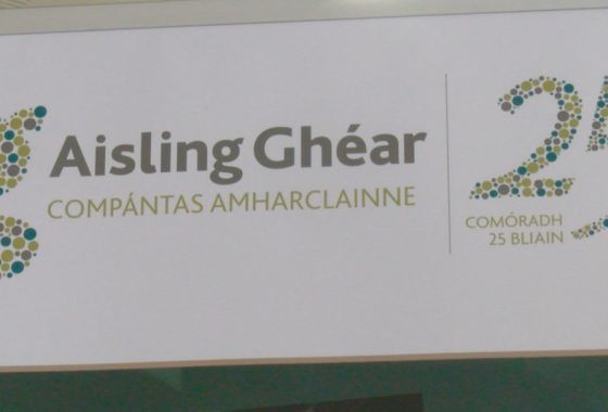 Aisling Ghéar ag ceiliúradh 25 bliana ar an fhód ach deireadh curtha le maoiniú tábhachtach